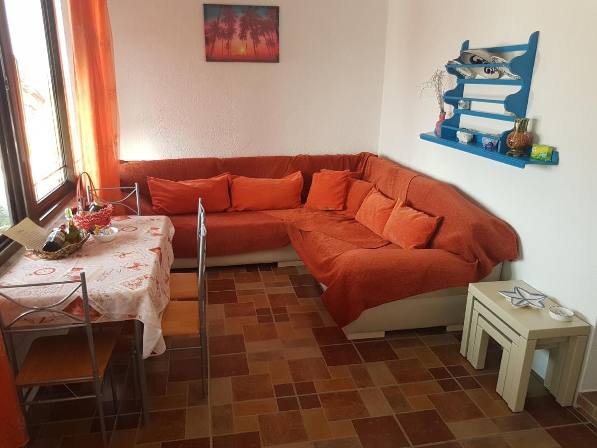Melina'S Apartments Kalavárda Dış mekan fotoğraf