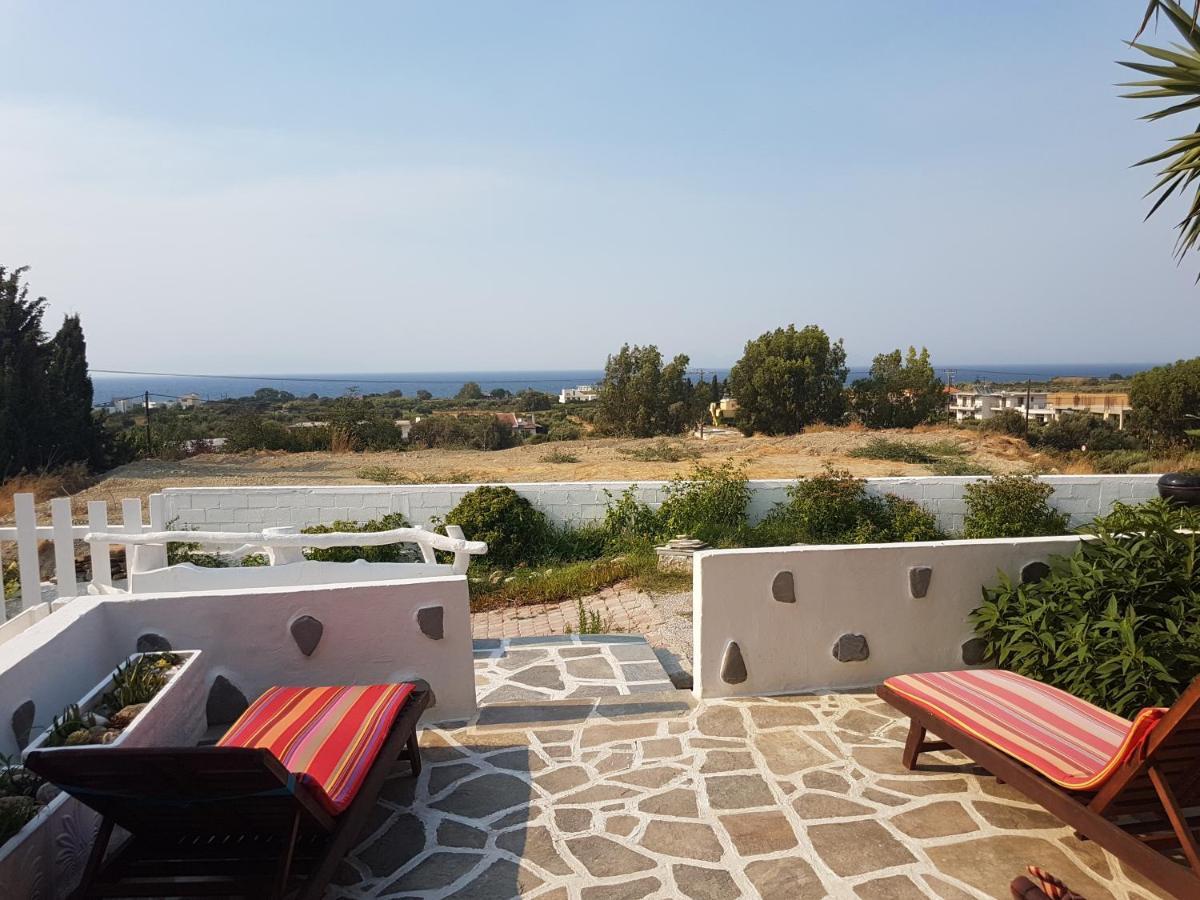 Melina'S Apartments Kalavárda Dış mekan fotoğraf