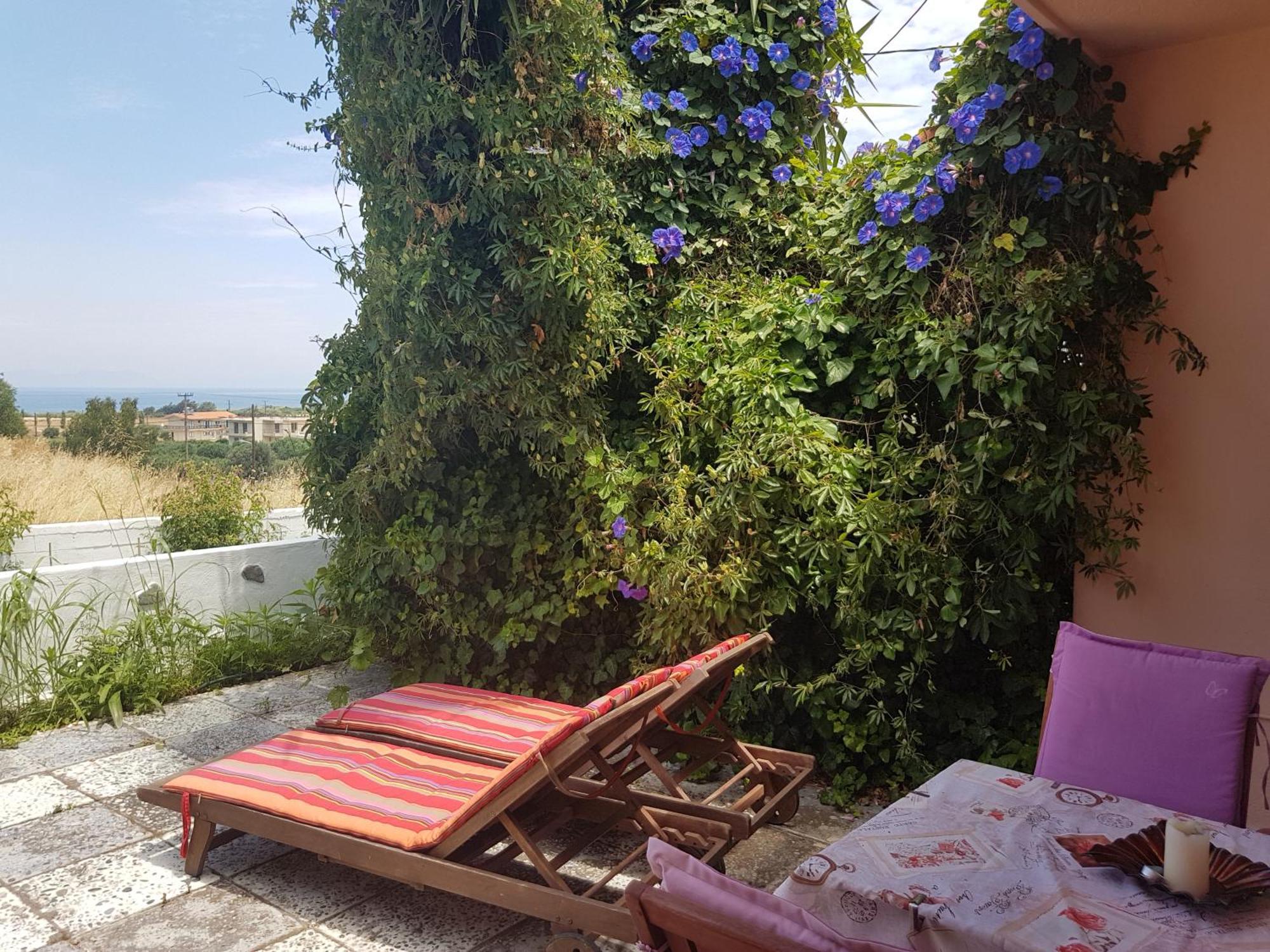 Melina'S Apartments Kalavárda Dış mekan fotoğraf