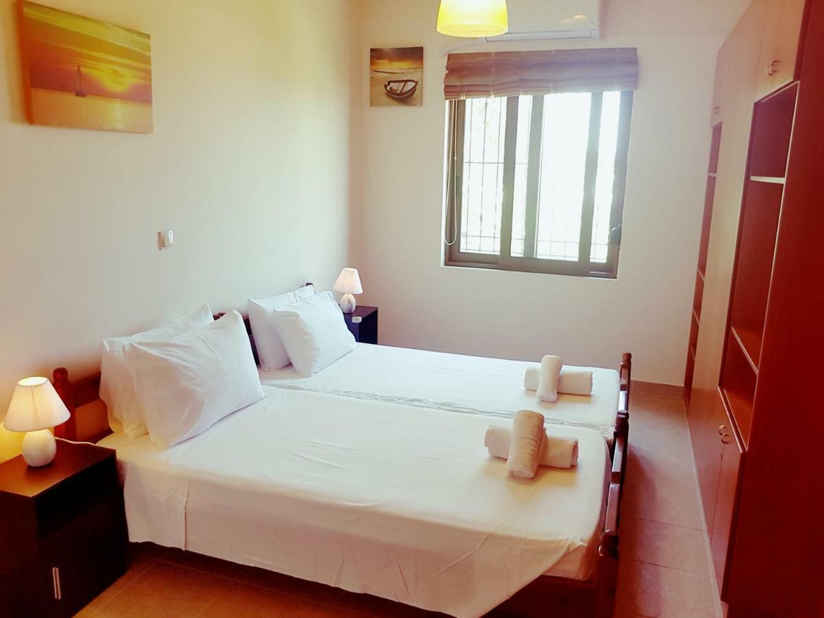 Melina'S Apartments Kalavárda Dış mekan fotoğraf