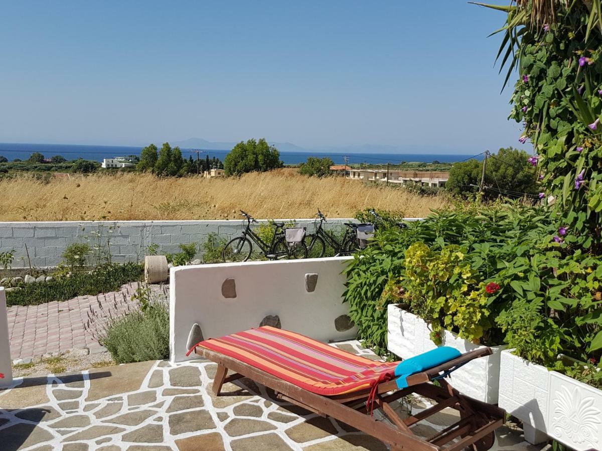 Melina'S Apartments Kalavárda Dış mekan fotoğraf